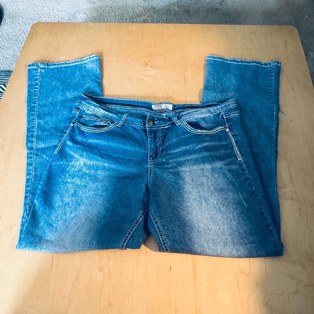 L.E.I. Ashley Sammy Bootcut Jeans 17 Regular Mid Rise Embellished Pocket Bling